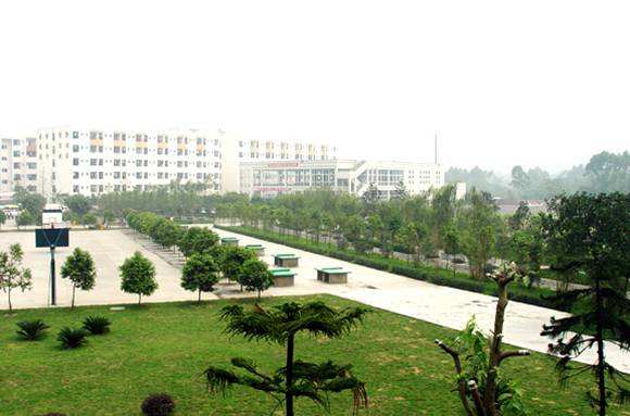 樂山育才職業學校